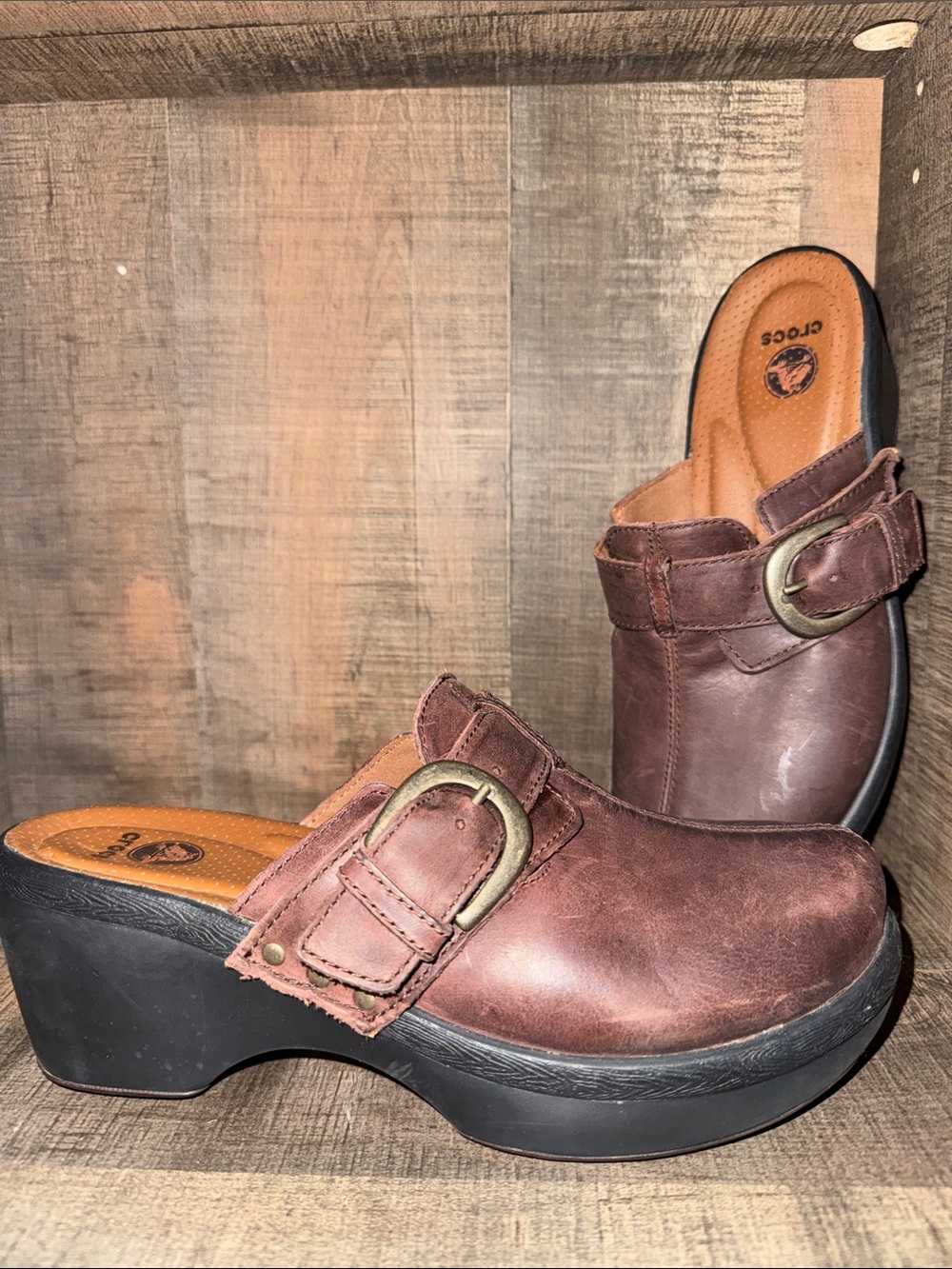 CROCS  Chestnut Brown Leather Platform Clogs with Buckle- size 8